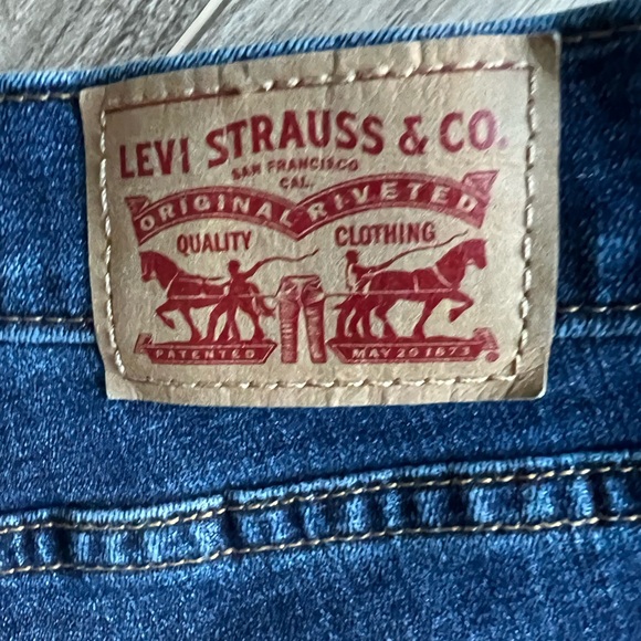 Levi’s classic straight jeans with stretch size 18 W great condition - Picture 2 of 11